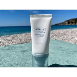 SKIN1004 Madagascar Centella Hyalu-Cica Water-FIT Sun Serum 50ml SPF50+ PA++++ - Imagen 3